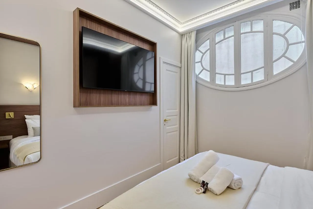Apartment Matignon By Studio Prestige Paris